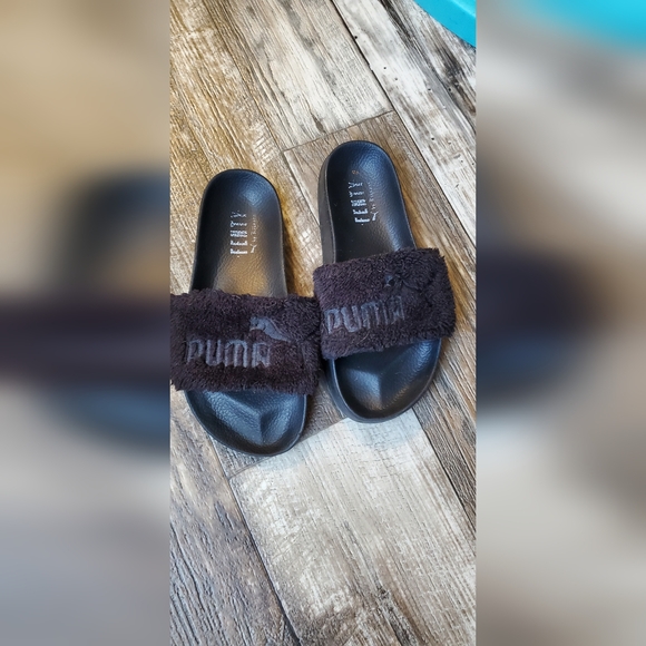 Puma Fenty Slides (size 7) - Picture 2 of 3